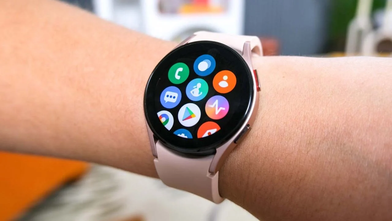 Galaxy Watch Ultra ve Watch FE: Yeni Özellikler ve Fiyatlar
