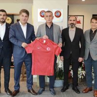 Fenerbahçe'den TFF Başkanı Hacıosmanoğlu'na ziyaret