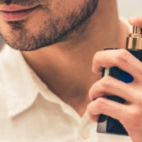 Yüzde 50’ye Varan İndirimle Dünyaca Ünlü Parfüm Devi İnsanları Mağazalara Akın Ettirdi