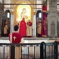 Diyarbakır'da ertelenen Paskalya Bayramı kutlaması Surp Giragos Ermeni Kilisesi'nde yapıldı