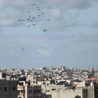 Gazze'ye Havadan Bırakılan Yardımların Paraşütleri Açılmadı