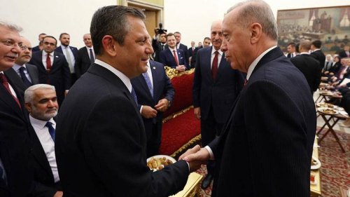 AKP'de Erdoğan-Özel Görüşmesi Kulisleri: Kaygı Veren Gelişmelerle İlgili Detaylar