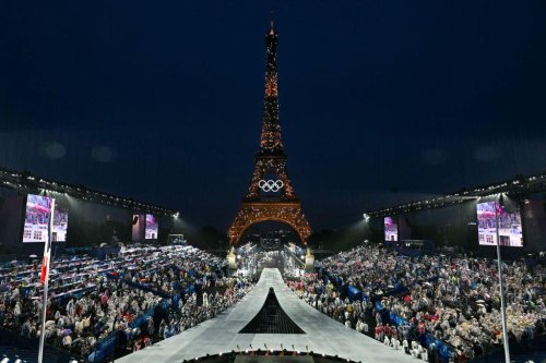 Olimpiyatlar Paris'te Yağmur Altında Başladı