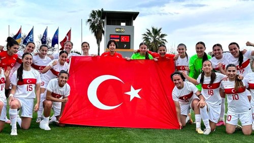 U19 Kadın Futbol Milli Takımı ve Kadınlar Avrupa Şampiyonası A Ligi